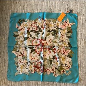 NWT Wensli Scarf Brand New!